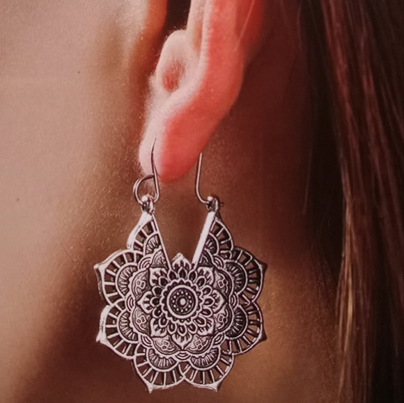 STERLING SILVER EARINGS - Picture 2 of 3